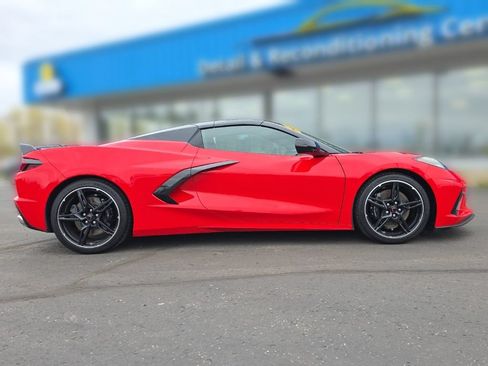 Used 2024 Chevrolet Corvette Stingray Premium Cpe w/ Z51 Performance Package RWD image 10