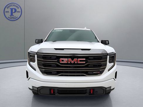 Used 2023 GMC Sierra 1500 AT4 w/ AT4 Premium Package AWD/4WD image 3