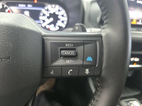 Used 2025 Nissan Rogue SV AWD/4WD image 28