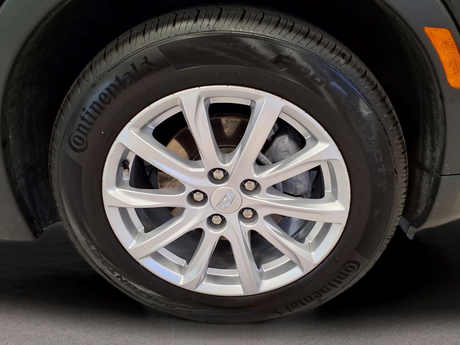 Used 2023 Cadillac XT4 Luxury w/ Cold Weather Package AWD/4WD image 8