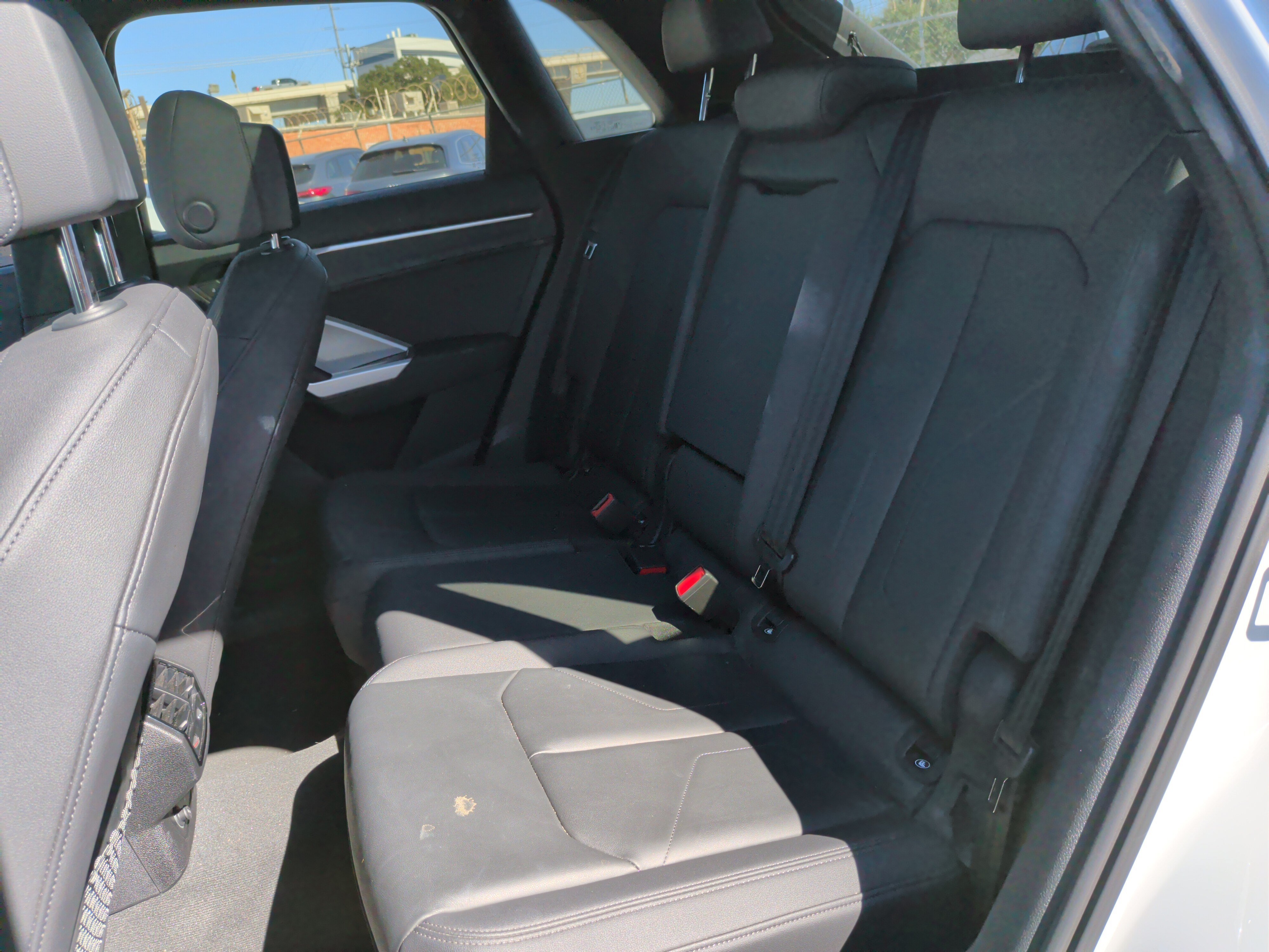 Used 2024 Audi Q3 2.0T Premium w/ Convenience Package AWD/4WD image 31