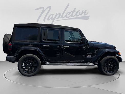 Used 2023 Jeep Wrangler Unlimited Sahara AWD/4WD image 7