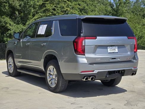 Used 2025 GMC Yukon Denali AWD/4WD image 6
