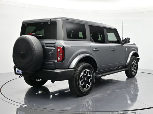 Used 2024 Ford Bronco Outer Banks image 6