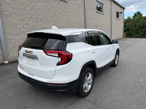 Used 2024 GMC Terrain SLE FWD image 5