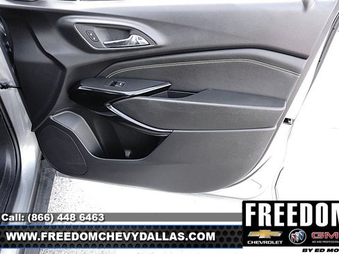 Certified 2025 Chevrolet Trax LT w/ Driver Confidence Package FWD image 31