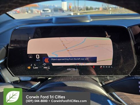 Used 2025 Chevrolet Suburban LT image 16