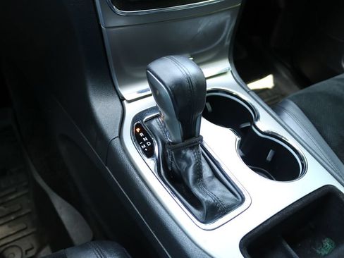 Used 2017 Jeep Grand Cherokee Altitude RWD image 25