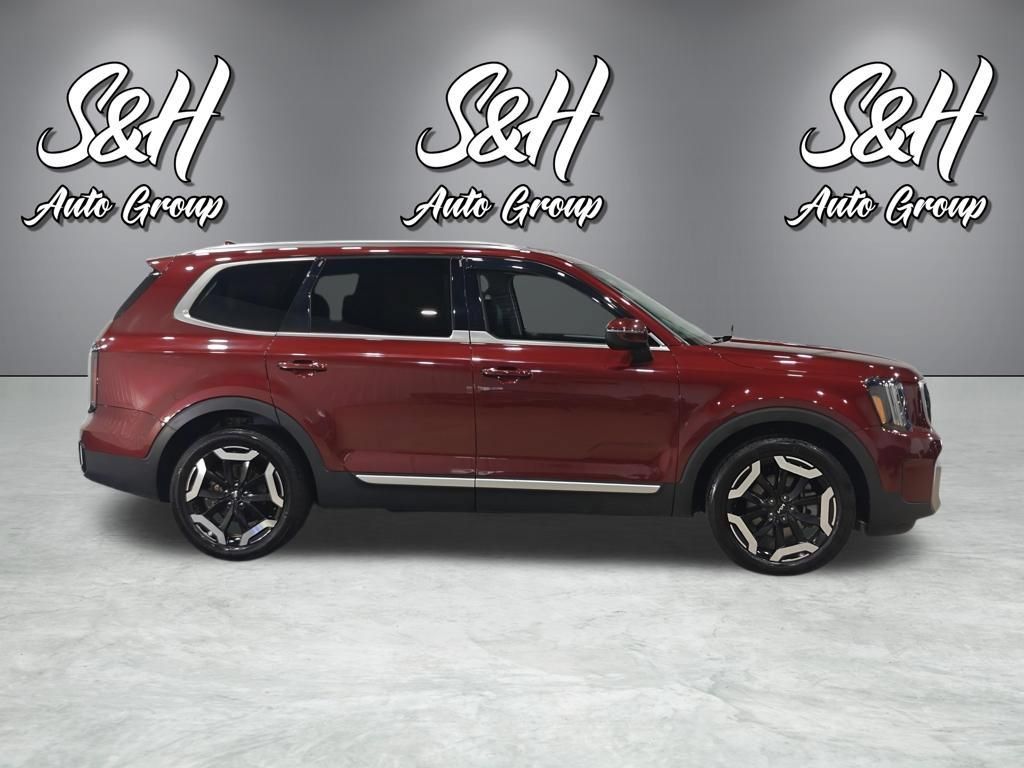 Used 2023 Kia Telluride EX w/ EX Captain's Chair Package AWD/4WD image 21