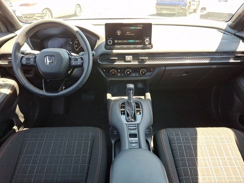 Used 2024 Honda HR-V Sport image 11
