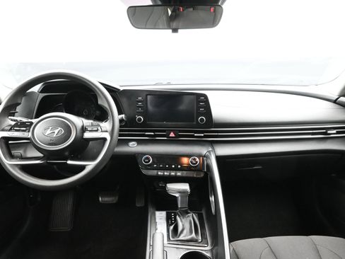 Used 2023 Hyundai Elantra SEL image 21