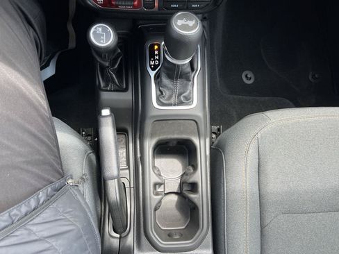 Used 2025 Jeep Wrangler Unlimited Sport AWD/4WD image 24