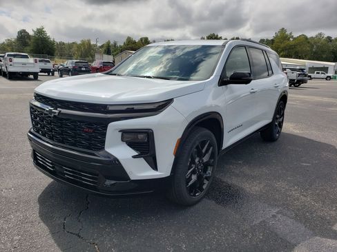 New 2026 Chevrolet Traverse RS w/ LPO, Floor Liner Package image 2