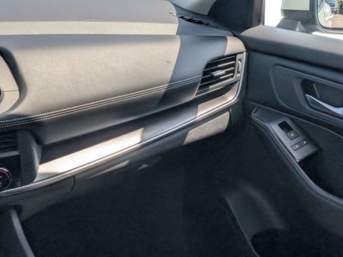 Used 2026 Nissan Rogue SV AWD/4WD image 17