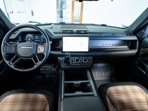 Used 2025 Land Rover Defender 110 X image 61