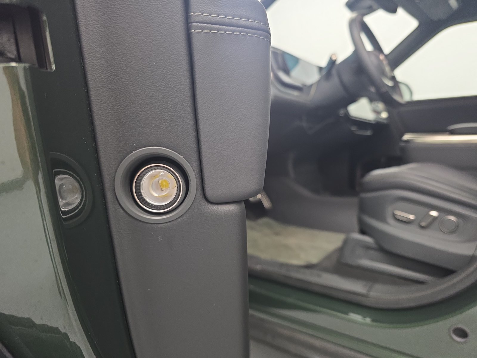 Used 2023 Rivian R1S Adventure Quad AWD/4WD image 32