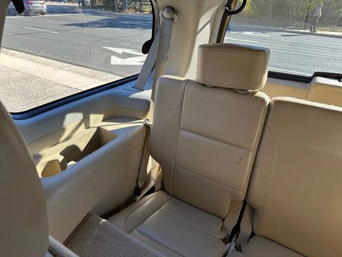 Used 2012 Nissan Armada Platinum image 24