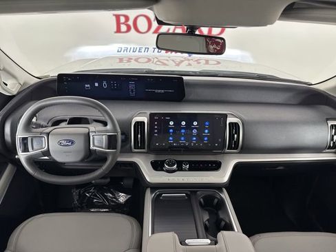 New 2025 Ford Expedition Active image 9