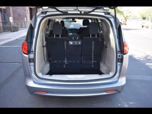 Used 2021 Chrysler Voyager LX FWD image 22