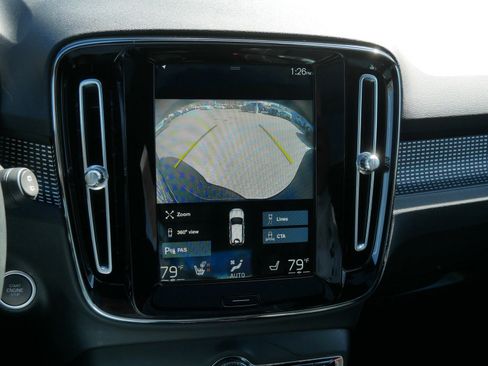 Used 2022 Volvo XC40 T5 R-Design image 15