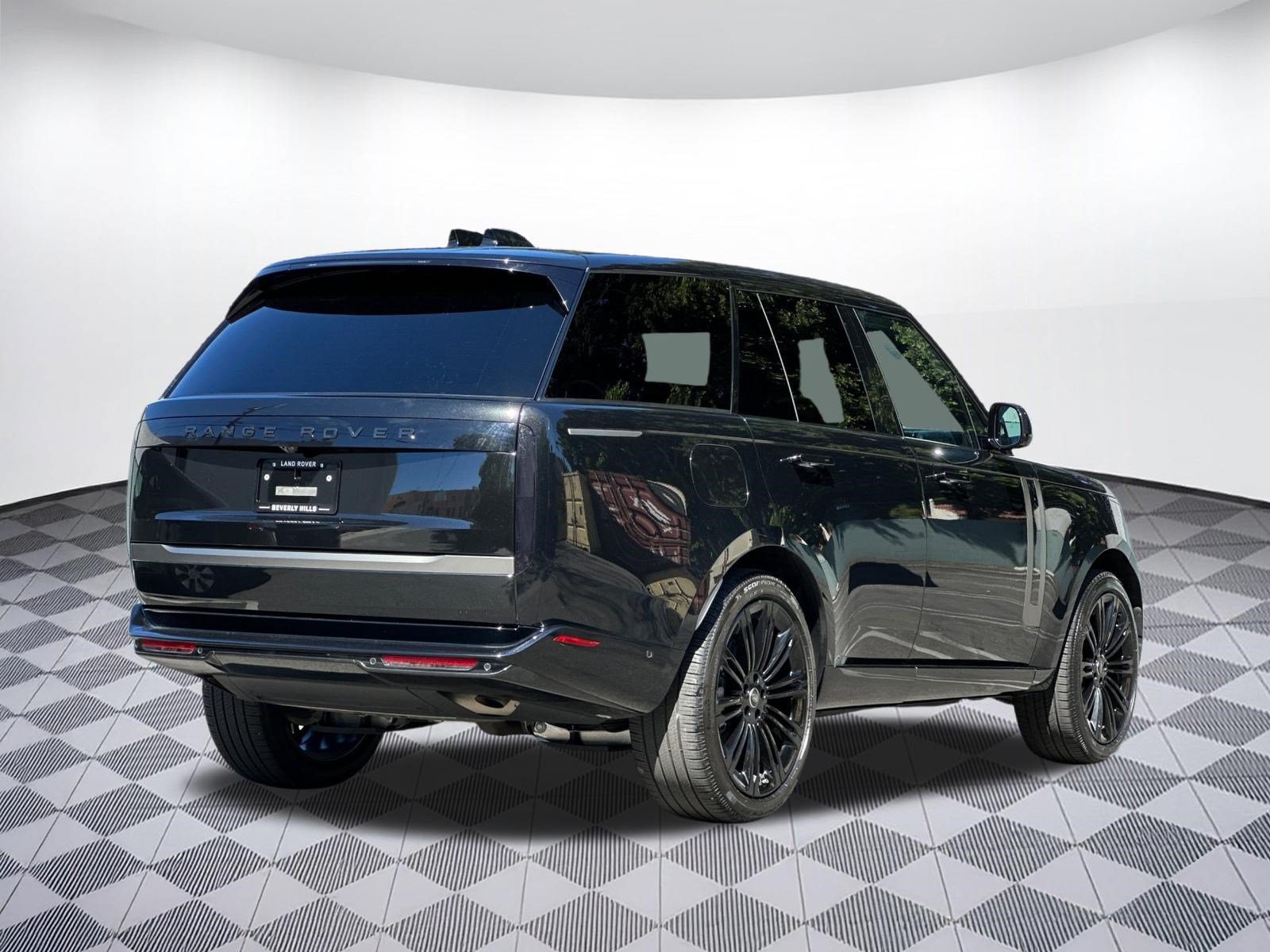 Used 2025 Land Rover Range Rover SE AWD/4WD image 8