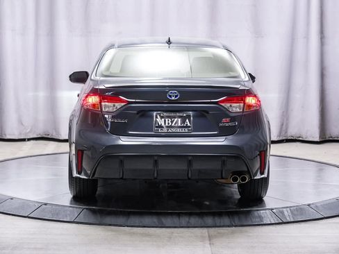 Used 2024 Toyota Corolla SE image 3