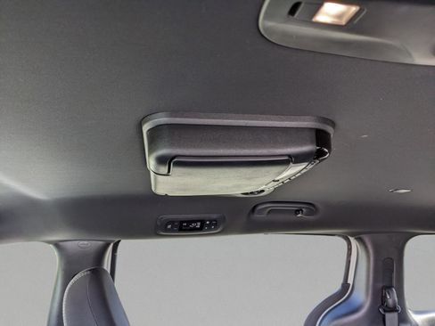 Used 2019 Chrysler Pacifica Touring Plus w/ Advanced Safetytec Group image 16