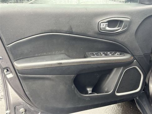 Used 2020 Jeep Compass Limited image 21