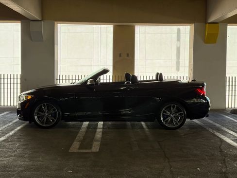 Used 2016 BMW M235i Convertible image 2