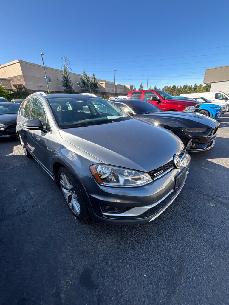 Used 2017 Volkswagen Golf Alltrack SEL AWD/4WD image 4