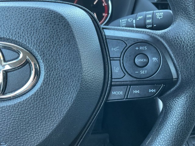 Used 2025 Toyota RAV4 XLE AWD/4WD image 25