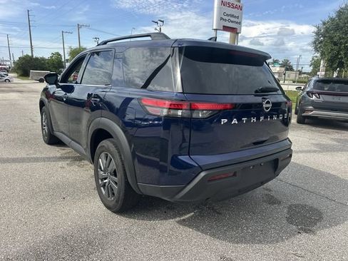 Used 2025 Nissan Pathfinder SV FWD image 8
