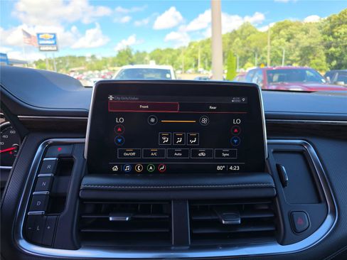 Used 2021 Chevrolet Suburban Premier w/ Premium Package AWD/4WD image 26