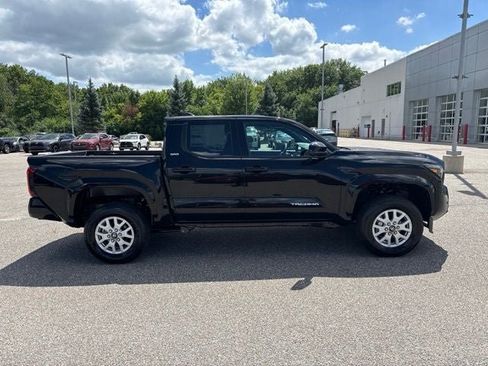 Used 2026 Toyota Tacoma SR5 AWD/4WD image 13