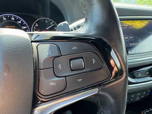 Used 2024 Buick Enclave Premium AWD/4WD image 31