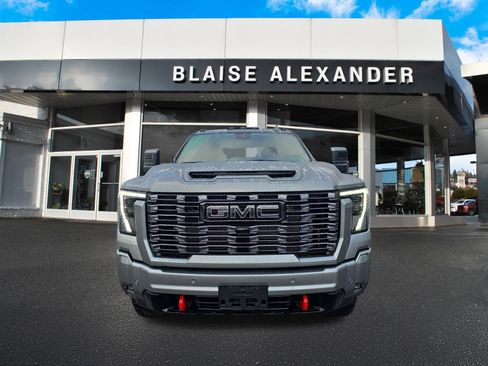 Used 2026 GMC Sierra 2500 Denali Ultimate AWD/4WD image 10