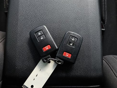 Used 2023 Toyota Tacoma TRD Sport image 33