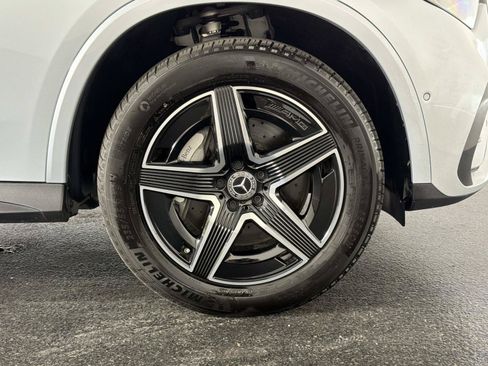 Used 2025 Mercedes-Benz GLC 300 4MATIC w/ AMG Line image 21