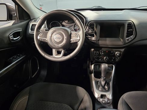 Used 2018 Jeep Compass Sport w/ Tech Group image 9