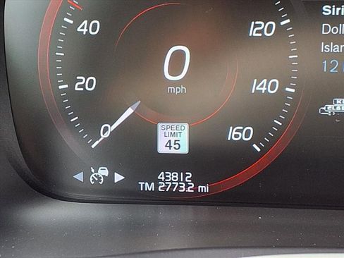 Used 2022 Volvo XC90 T6 Momentum w/ Advanced Package image 31