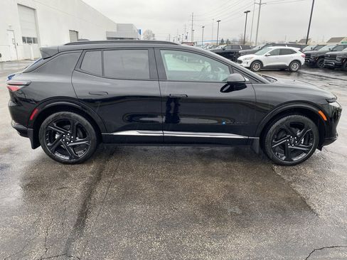 New 2025 Chevrolet Equinox EV RS image 8