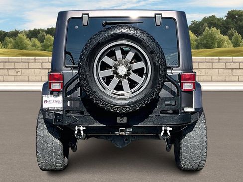 Used 2017 Jeep Wrangler Unlimited Sahara image 4