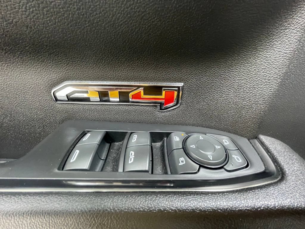 Used 2023 GMC Sierra 1500 AT4 w/ AT4 Premium Package AWD/4WD image 18