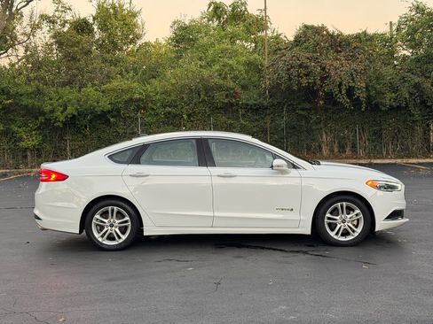 Used 2018 Ford Fusion SE w/ Equipment Group 602A image 8