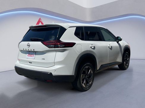 Used 2025 Nissan Rogue SV AWD/4WD image 5