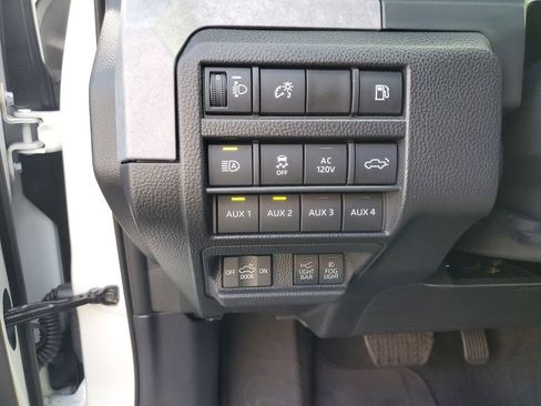 Used 2025 Toyota Tacoma Trailhunter image 29