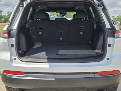 New 2026 Jeep Grand Cherokee Limited w/ Limited Altitude Package RWD image 6