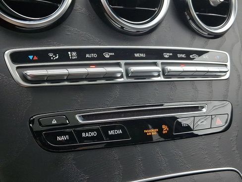 Certified 2019 Mercedes-Benz GLC 300 4MATIC image 18