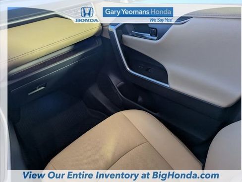 Used 2025 Toyota RAV4 Limited w/ Advanced Technology Package image 17