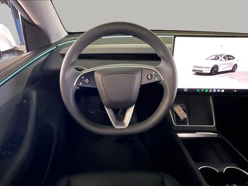 Used 2026 Tesla Model Y 2WD image 5
